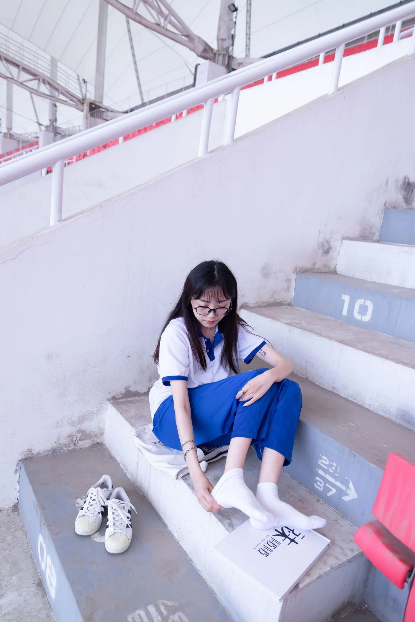 [BoBoSocks袜啵啵]NO.002 稚予-校服、贝壳头、白棉袜、裸足 [139P]插图9